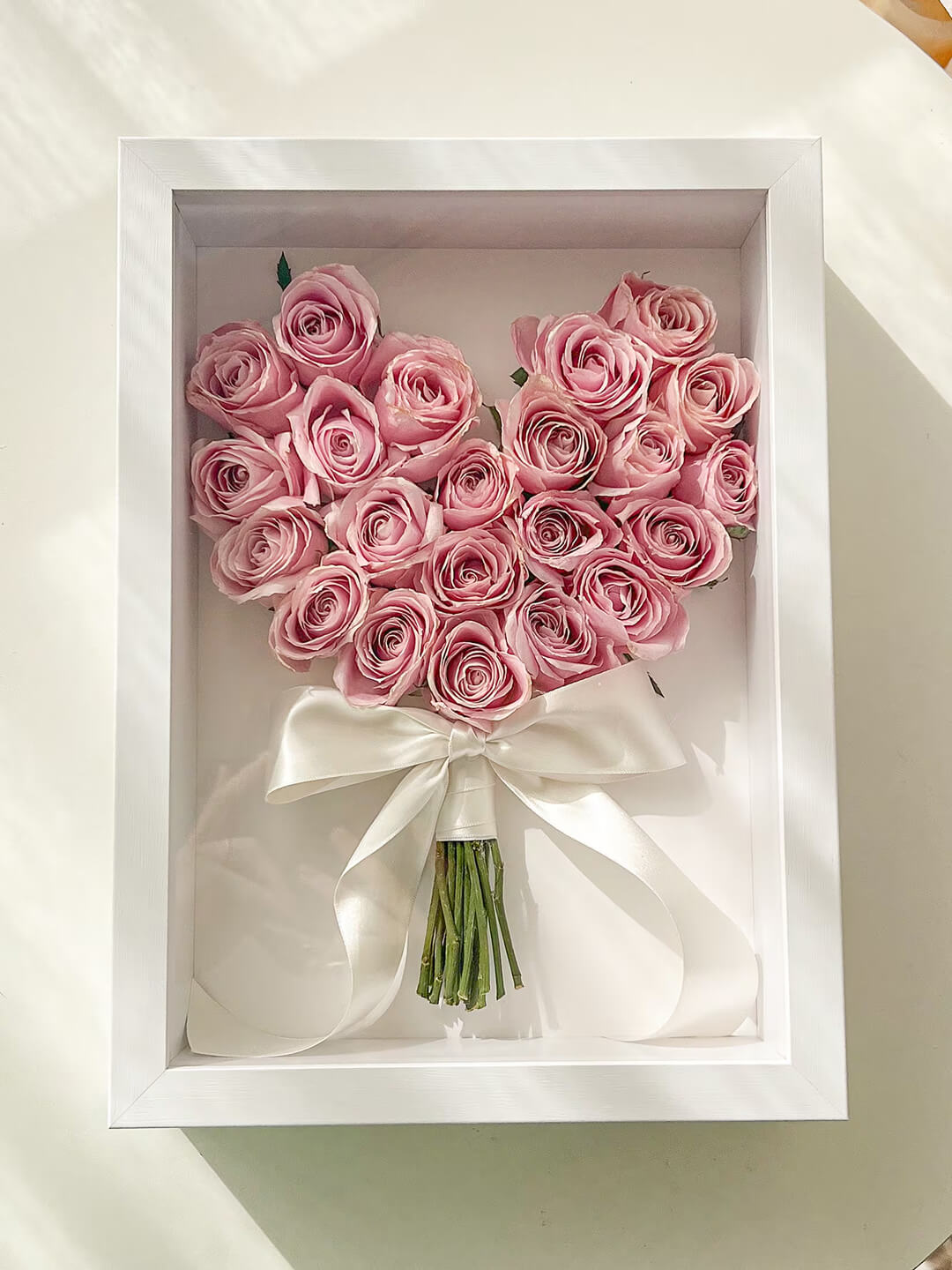 花束蘇るアート作品”フレームドライブーケ”