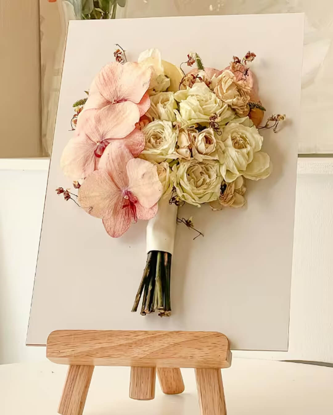 花束蘇るアート作品”フレームドライブーケ”